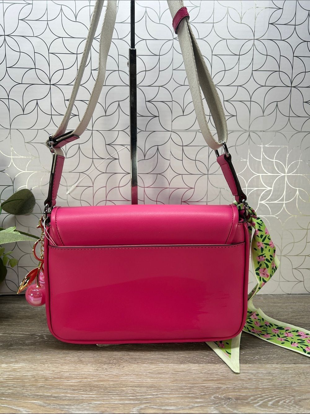 9032 Michael Kors pink crossbody 269129032 - Picture 2 of 12